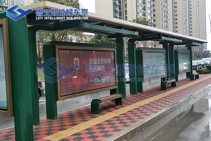 安徽某市公交候車亭項目完工，廠家實力助力便捷出行