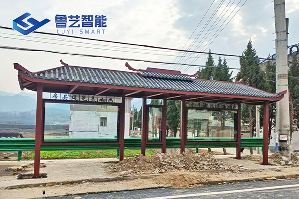 湖北仿古公交車(chē)候車(chē)亭竣工！